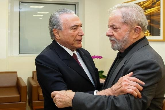 Temer cumprimentou o ex-presidente no hospital
