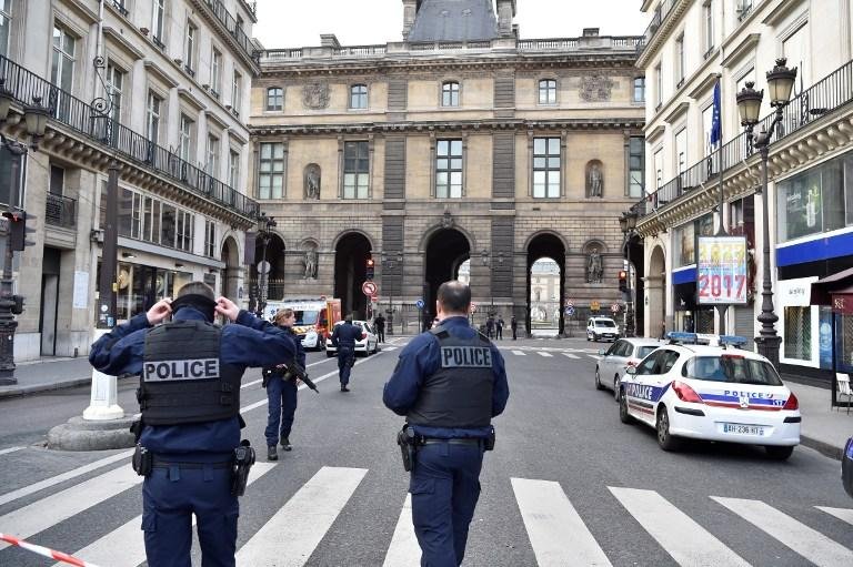 &Aacute;rea foi isolada por policiais em Paris