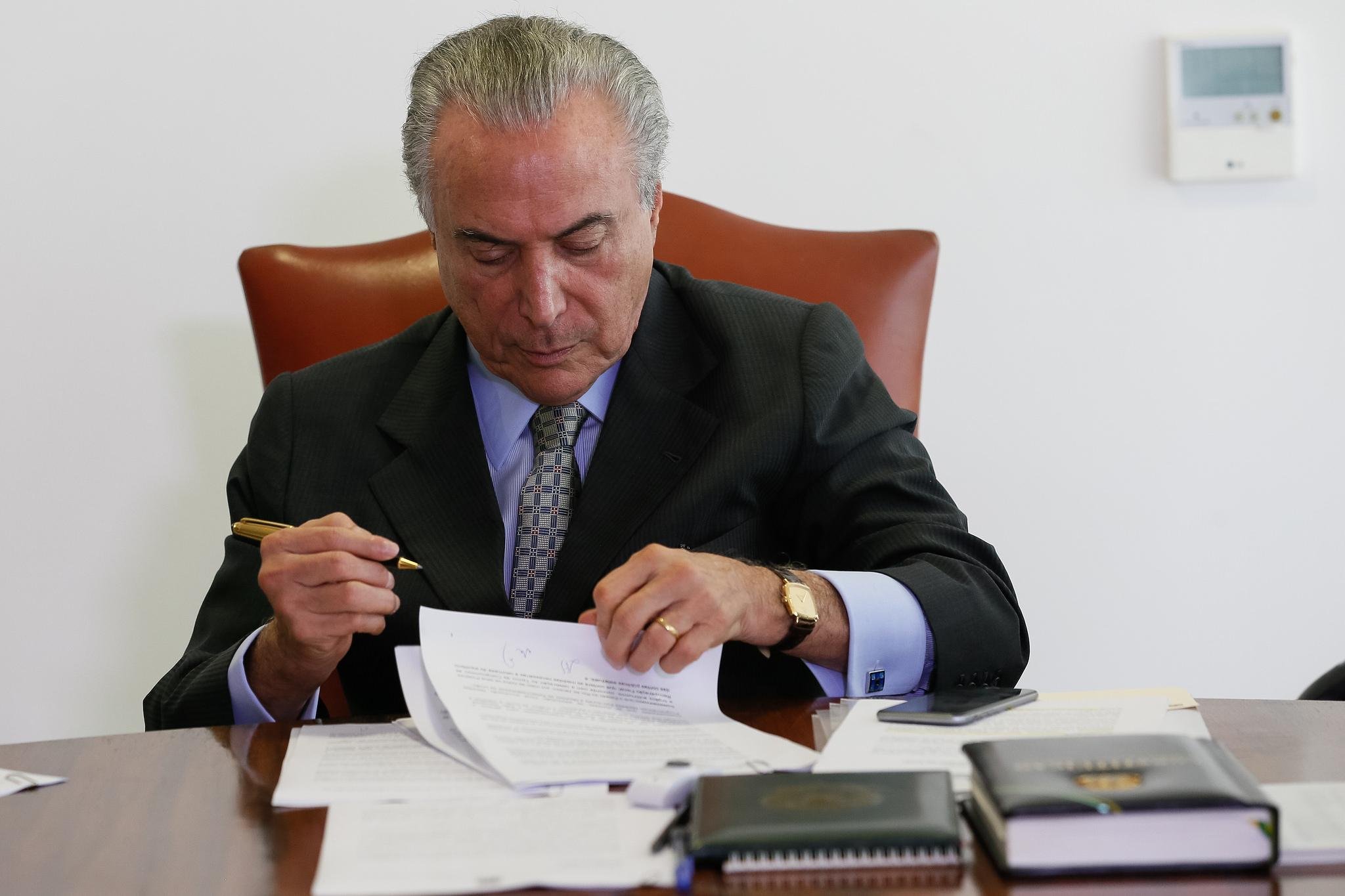 Advogados dizem que uma eventual investiga&ccedil;&atilde;o criminal &eacute; "mat&eacute;ria estranha" ao processo