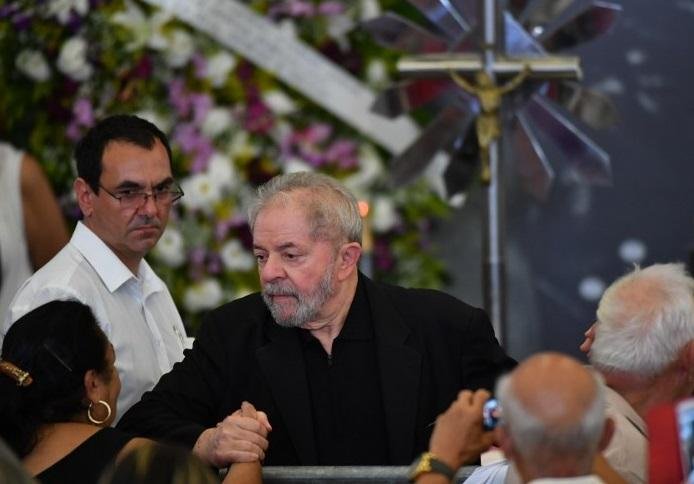 Lula tamb&eacute;m disse que vai agradecer &agrave; esposa at&eacute; o dia de sua morte