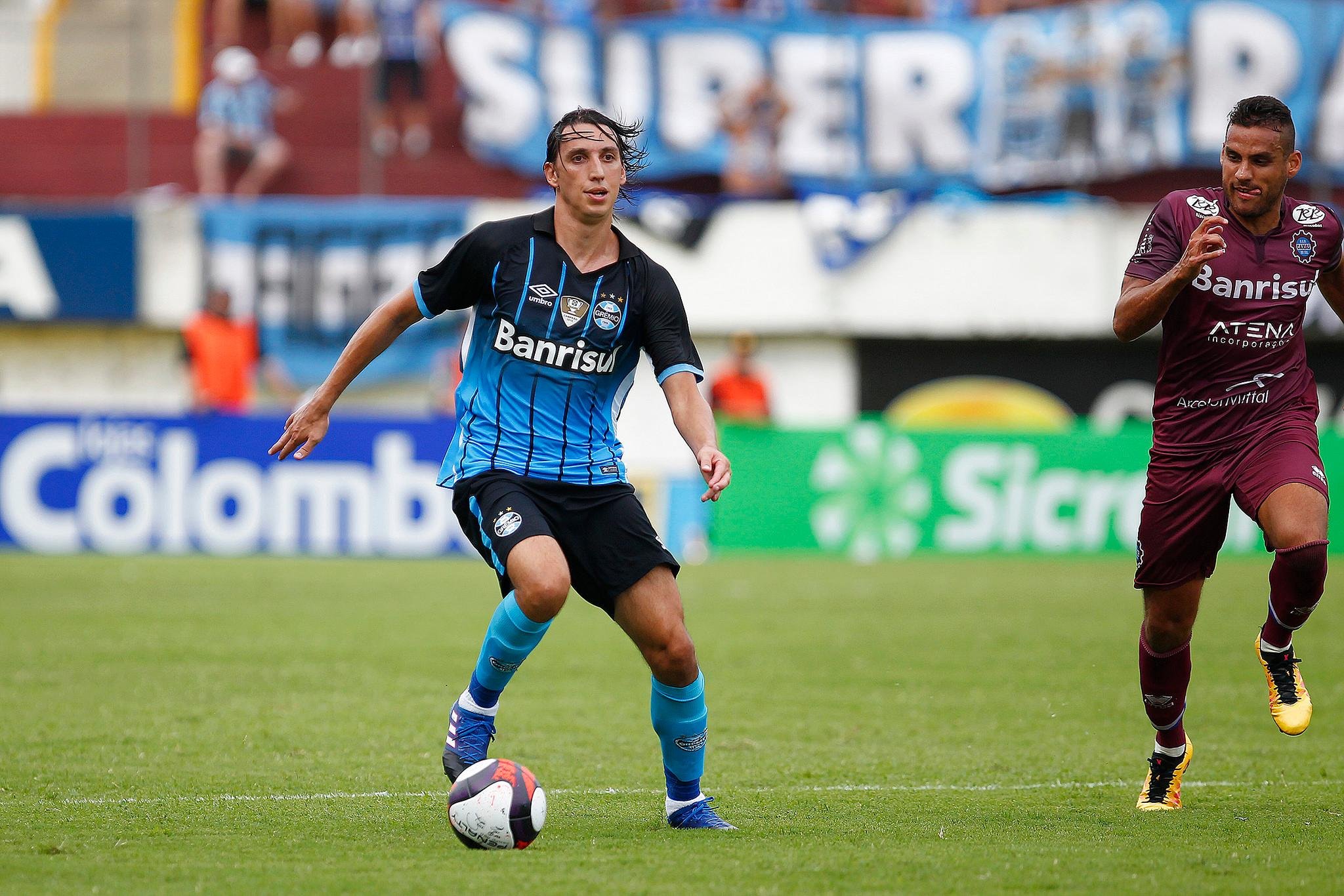 Pedro Geromel reconheceu que Gr&ecirc;mio precisa melhorar na bola a&eacute;rea