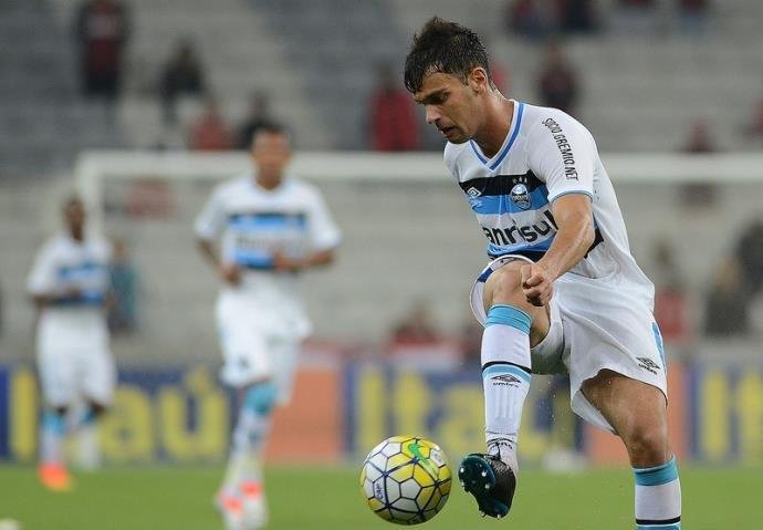 Thyere ser&aacute; titular contra o Flamengo na quarta