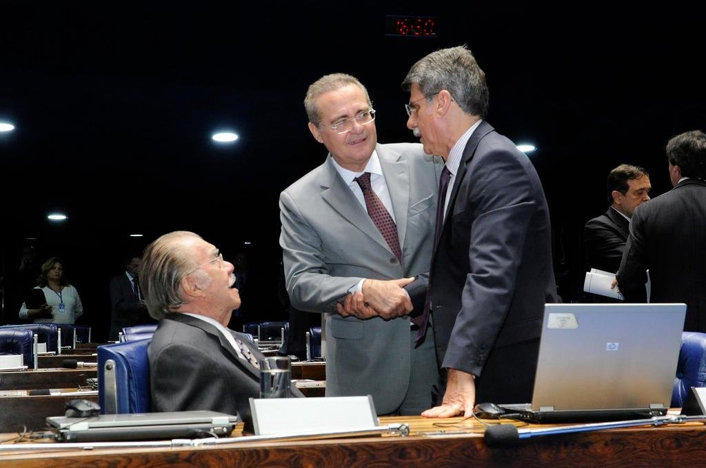 Para Janot, Sarney, Renan Calheiros, S&eacute;rgio Machado e Romero Juc&aacute; formam uma &acute;quadrilha&acute;