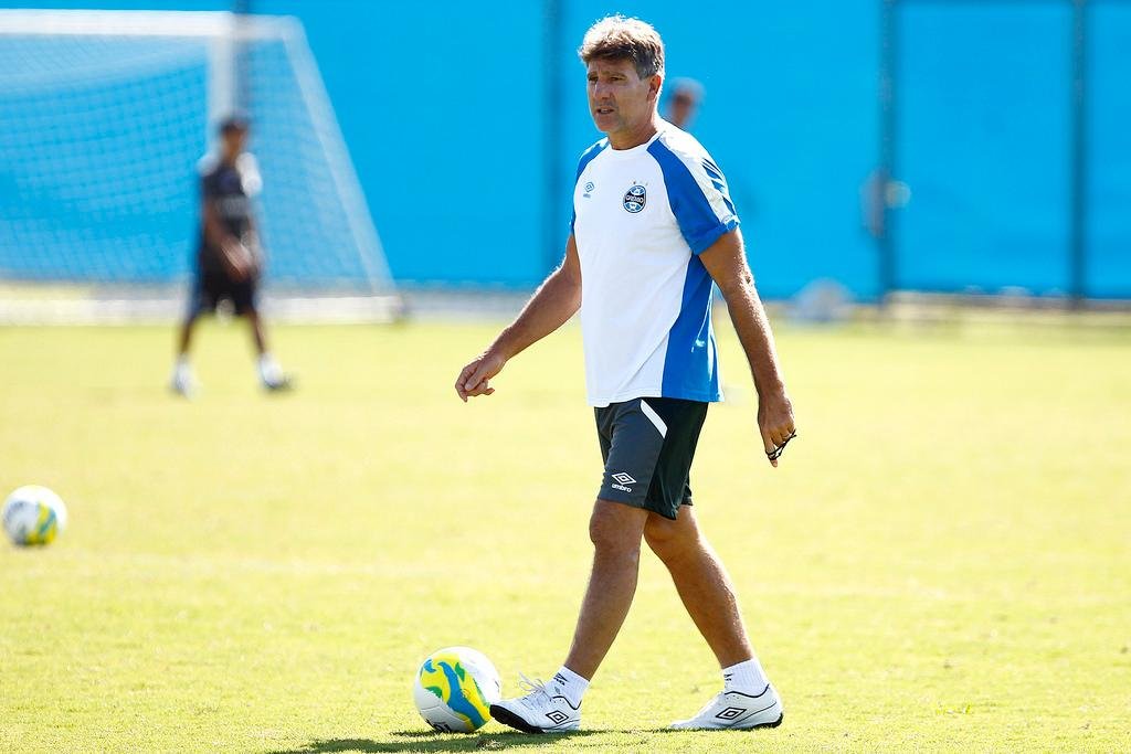 Renato n&atilde;o vai comandar o Gr&ecirc;mio contra o Flamengo