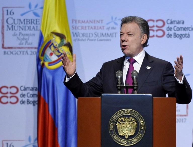 Presidente busca negociar um acordo, similar ao da Farc, com a &uacute;ltima guerrilha ativa do pa&iacute;s
