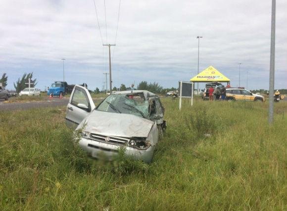 Acidente entre caminh&atilde;o e carro mata motorista em Os&oacute;rio 