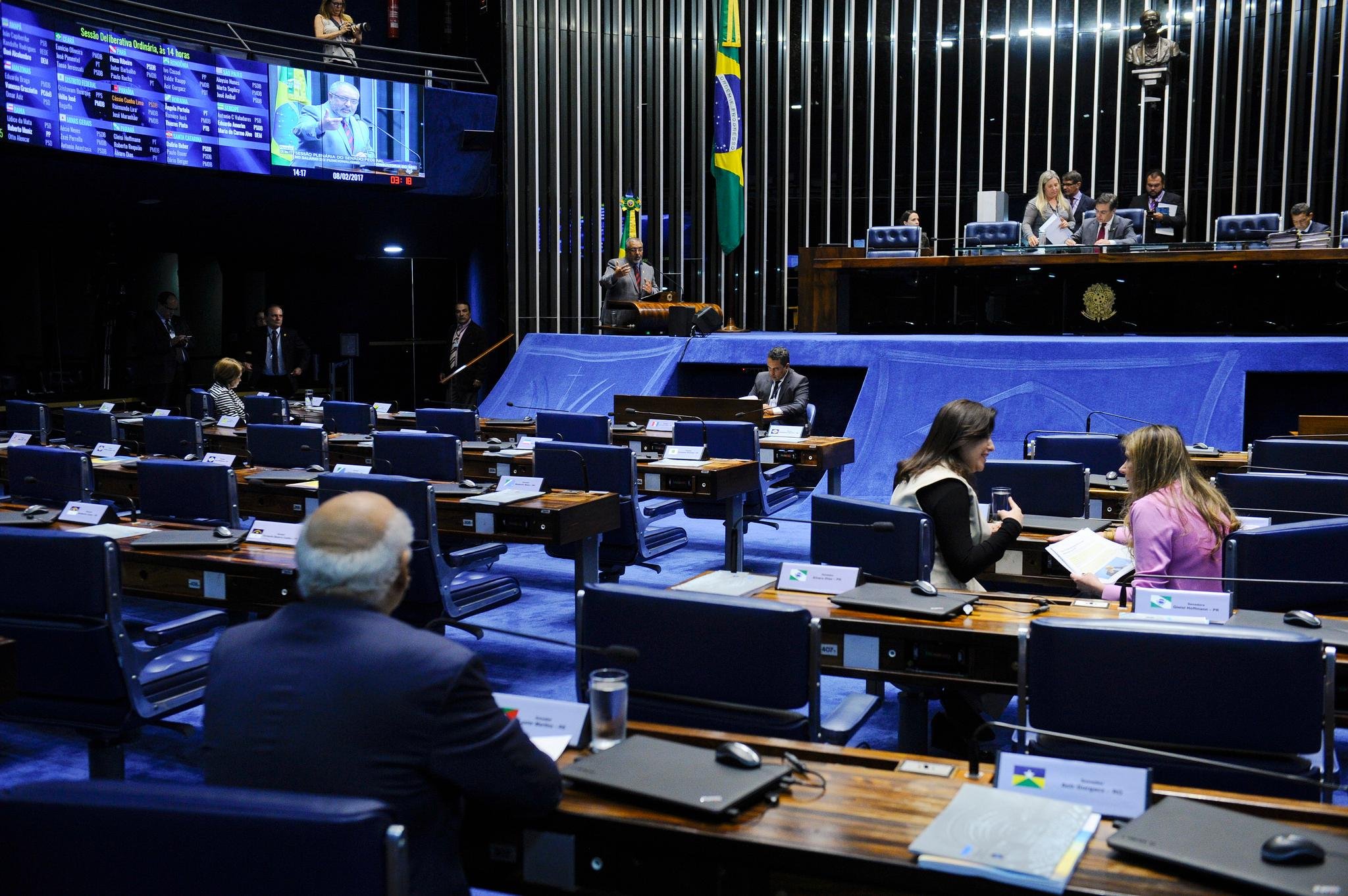 Sem altera&ccedil;&otilde;es, Senado aprova MP do Ensino M&eacute;dio e texto vai a san&ccedil;&atilde;o