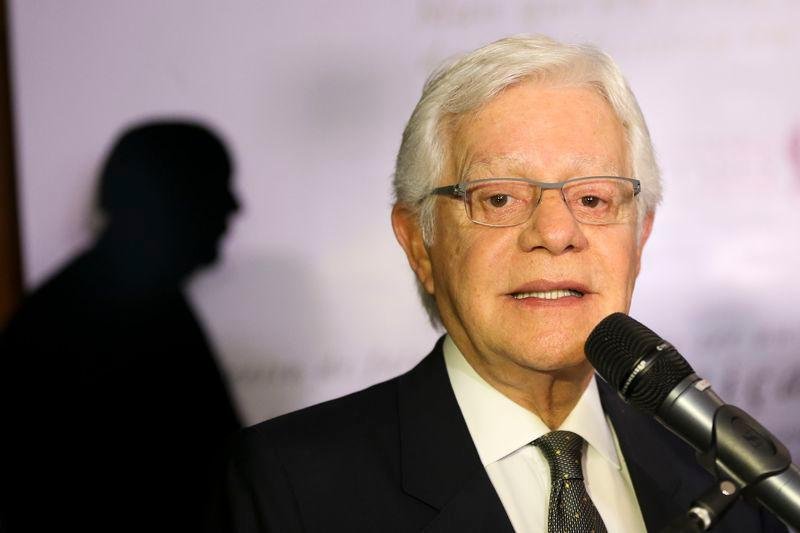 "AGU est&aacute; cuidando disso", diz Moreira Franco, sobre suspens&atilde;o de nomea&ccedil;&atilde;o
