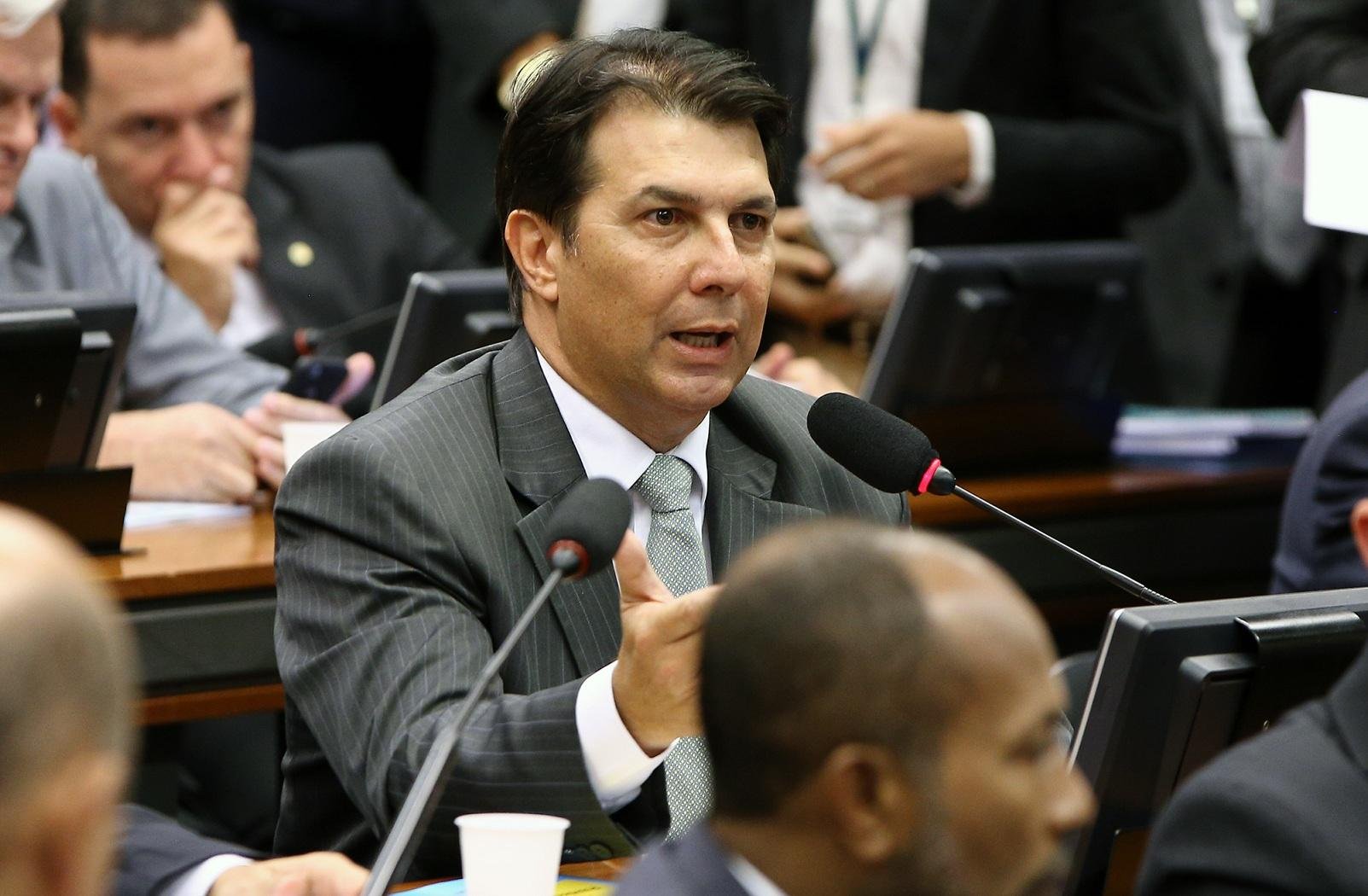 Relator tira terceiriza&ccedil;&atilde;o da reforma trabalhista