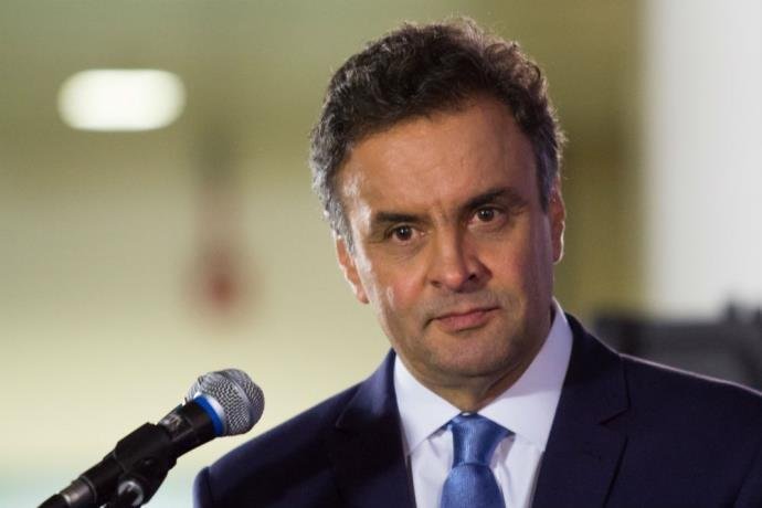 Empresa que transportou A&eacute;cio diz que causas do incidente est&atilde;o sendo apuradas