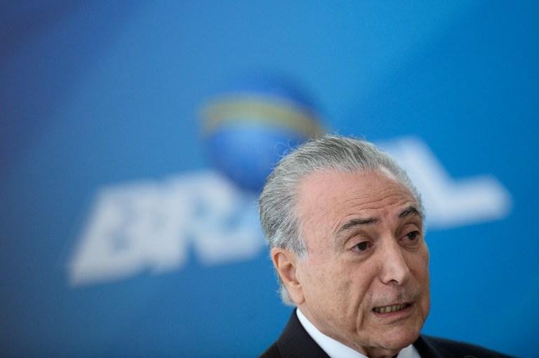 Incertezas pol&iacute;ticas e incertezas sociais mantiveram Brasil abaixo do grau de investimento