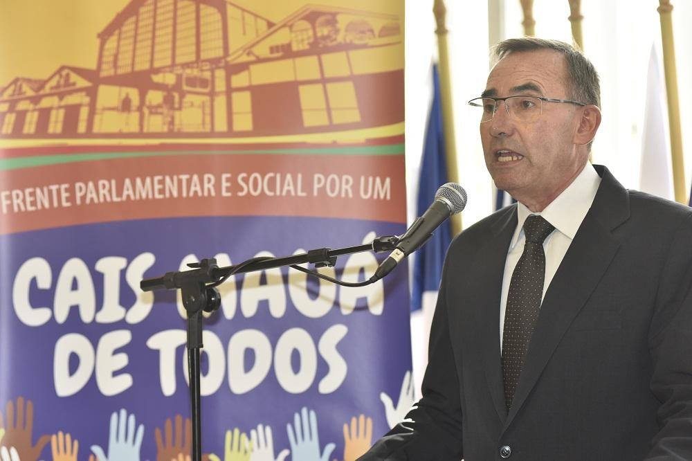 L&iacute;der do PT diz que plano de recupera&ccedil;&atilde;o fiscal &eacute; armadilha de curto prazo