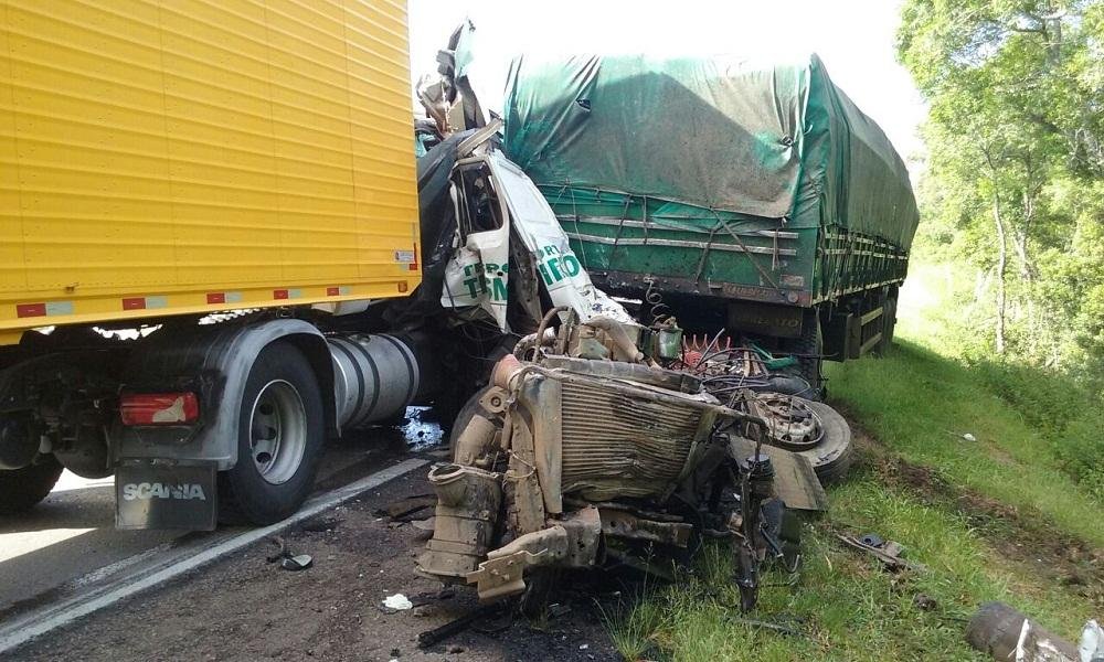 Sete ve&iacute;culos colidiram na manh&atilde; deste s&aacute;bado em Pelotas