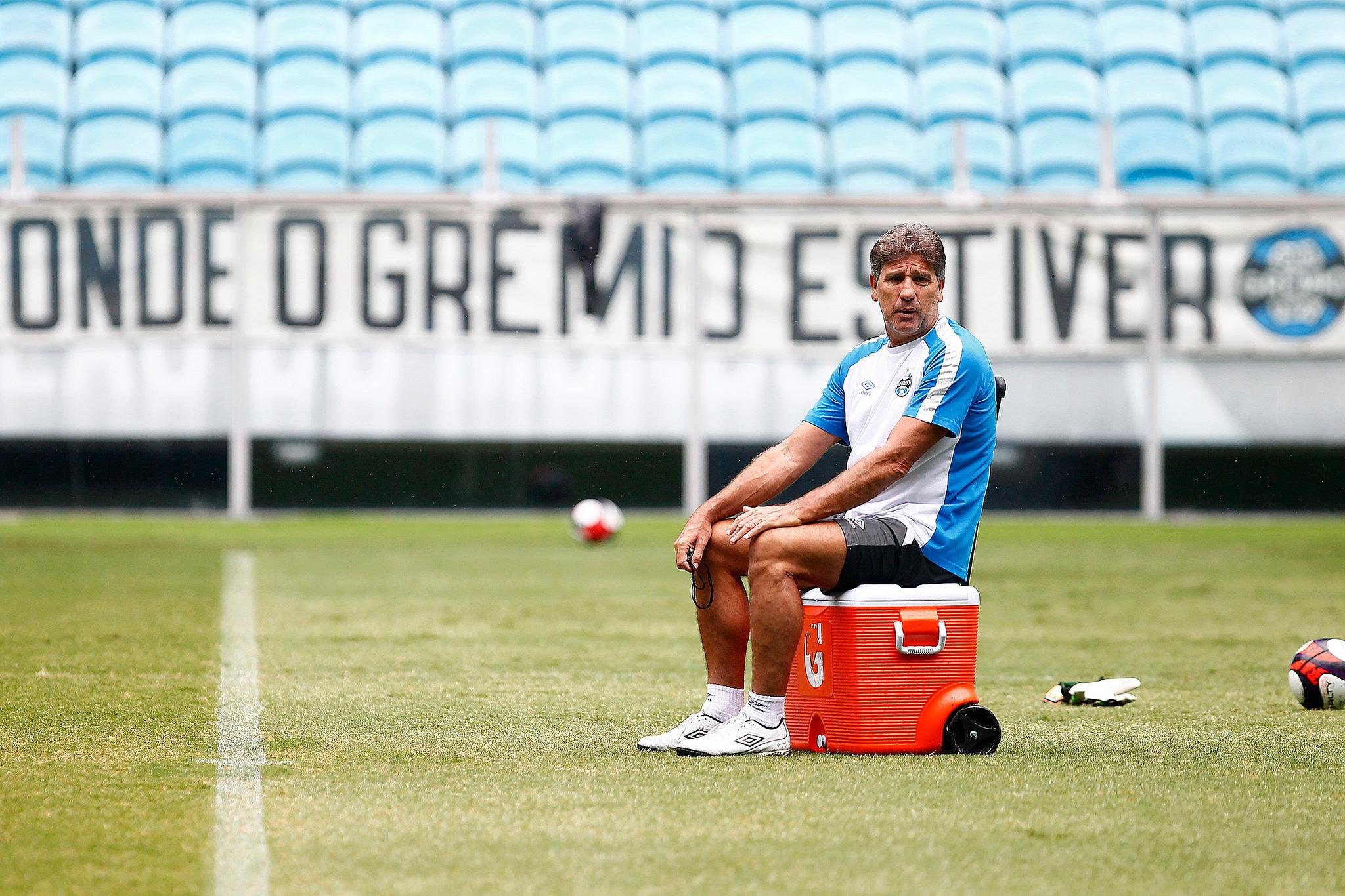 Renato manteve mist&eacute;rio na escala&ccedil;&atilde;o do Gr&ecirc;mio