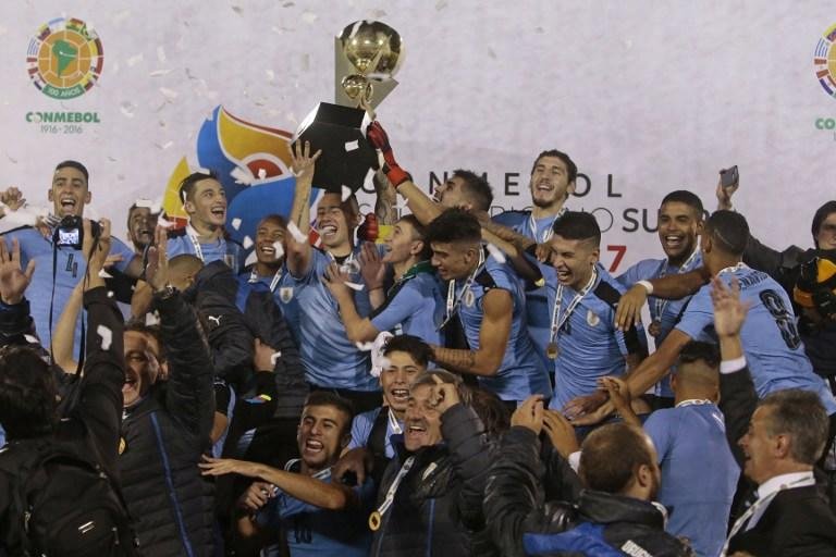 Uruguaios fizeram a festa diante da torcida equatoriana