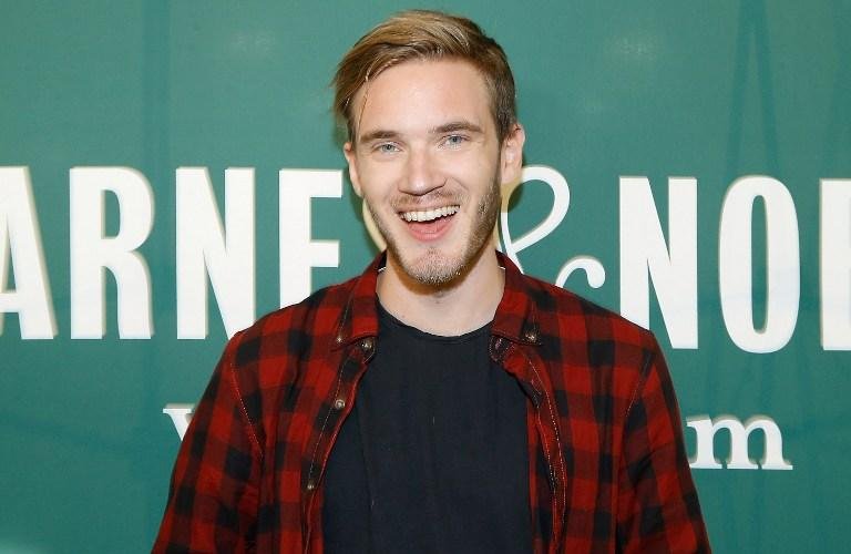 PewDiePie fez v&aacute;rias refer&ecirc;ncias nazistas ao pedir a morte de judeus e que Hitler n&atilde;o fez nada de ruim