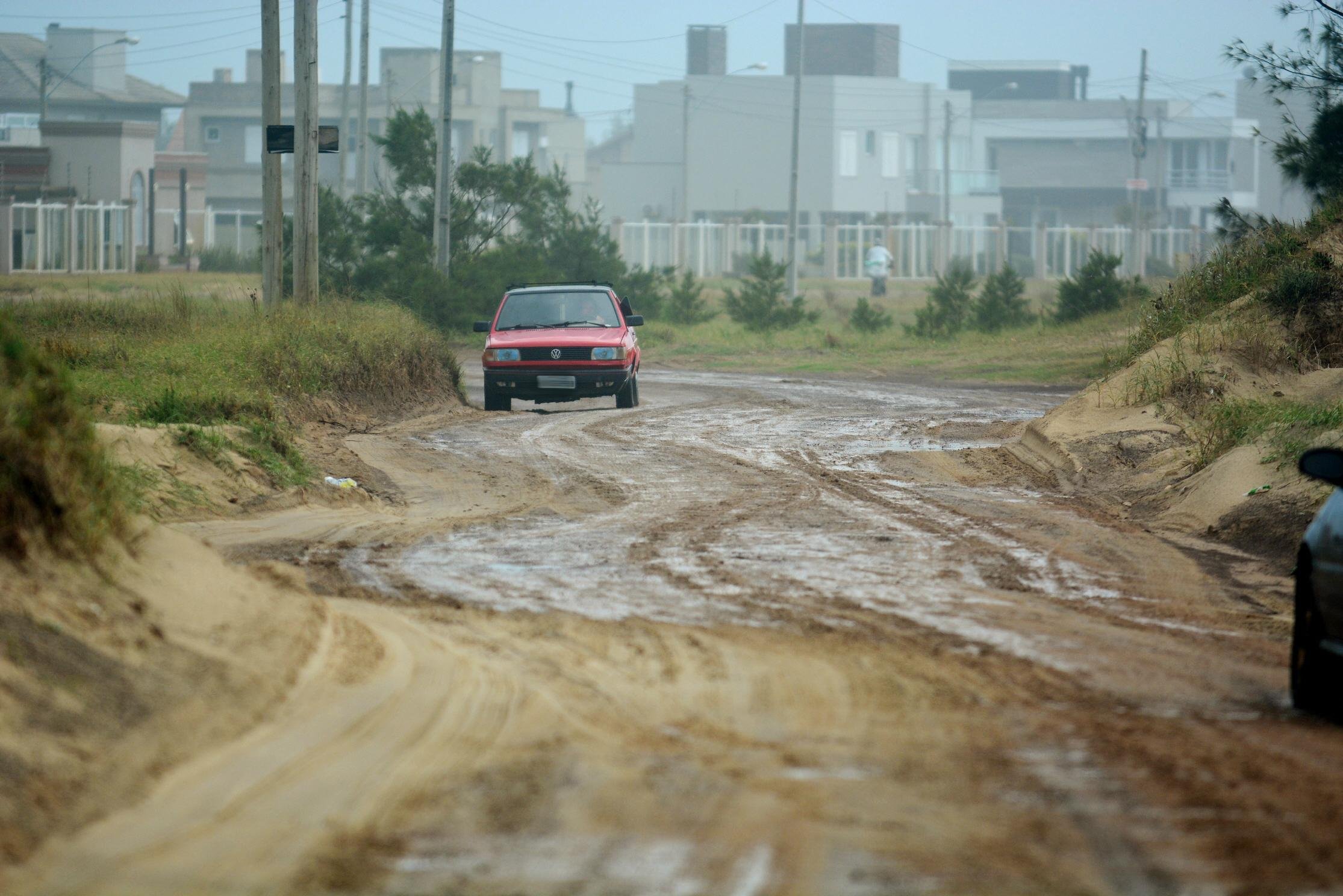 Trecho de ch&atilde;o batido da Interpraias em Imara atrapalha desenvolvimento da regi&atilde;o
