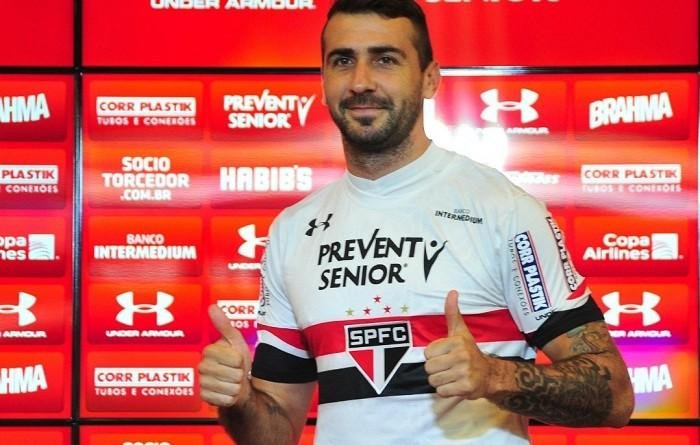 Durante sua apresenta&ccedil;&atilde;o o jogador j&aacute; havia descartado a possibilidade de estrear no cl&aacute;ssico desta quarta-feira