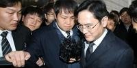 Lee Jae-Yong é acusado de pagar cerca de 40 milhões de dólares em subornos para obter favores políticos