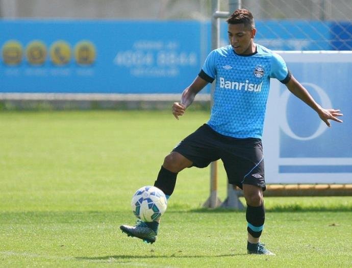 Pedro Rocha quer ficar no Gr&ecirc;mio, mas renova&ccedil;&atilde;o ainda n&atilde;o saiu