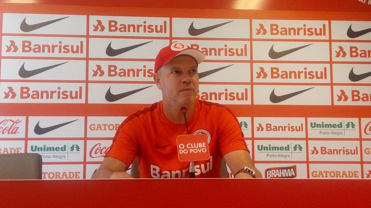 Zago poupar&aacute; D&acute;Alessandro contra o Passo Fundo