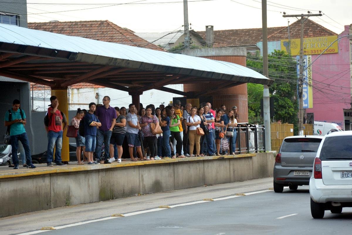 Protesto nesta sexta provocou congestionamento no tr&acirc;nsito da Capital