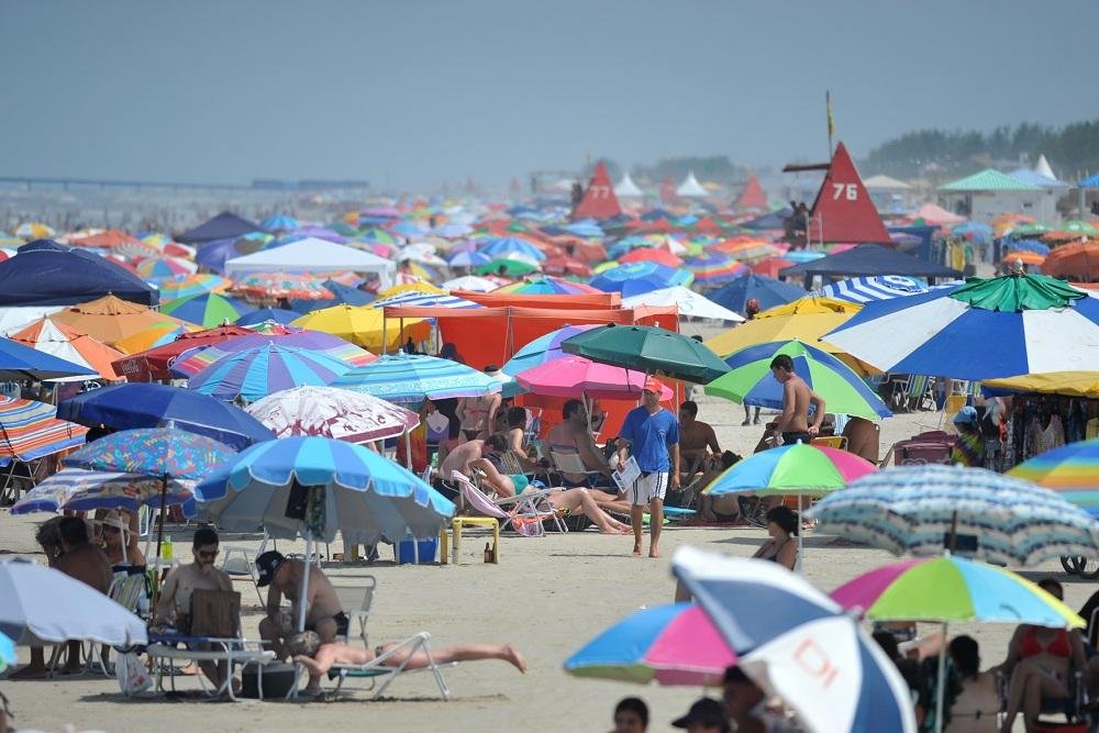 Calor ser&aacute; intenso neste s&aacute;bado e pode provocar chuva no RS 