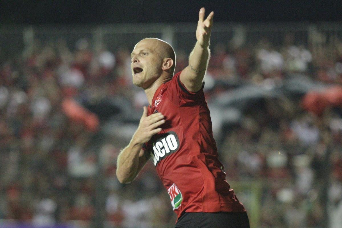 Xavante fez valer for&ccedil;a do Bento Freitas e venceu por 2 a 0 