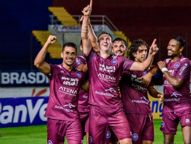 Time da Serra aplicou 3 a 0 em grande desempenho no Centen&aacute;rio
