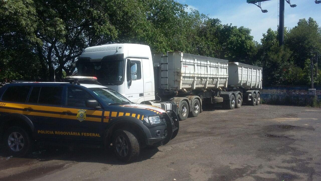 Caminh&atilde;o &eacute; flagrado com 35 toneladas de excesso de peso