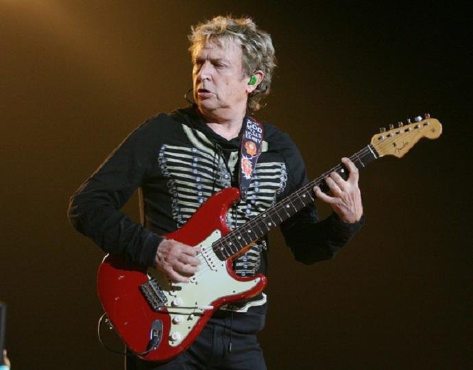 Andy Summers dividir&aacute; o palco com Rodrigo Santos e Jo&atilde;o Barone