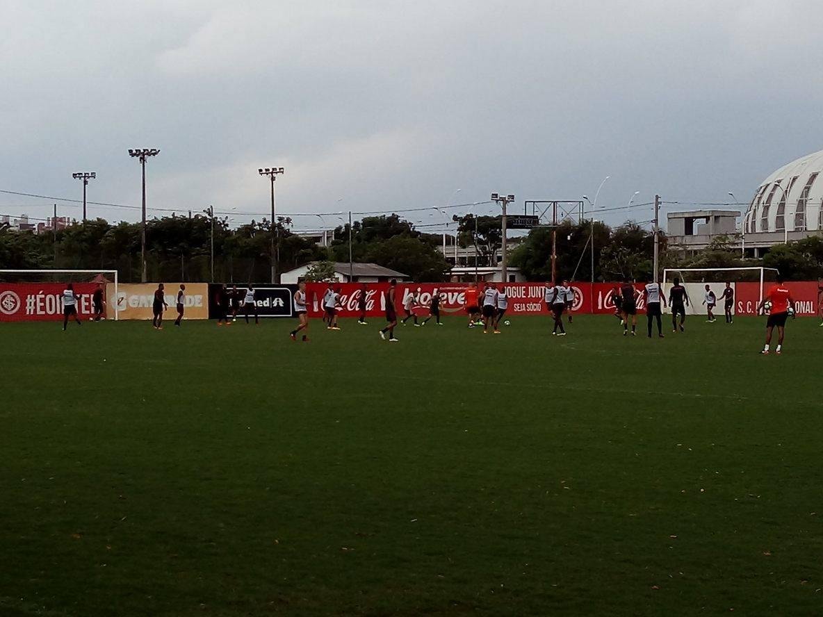 Zago deve ter elenco completo para jogo contra o Oeste