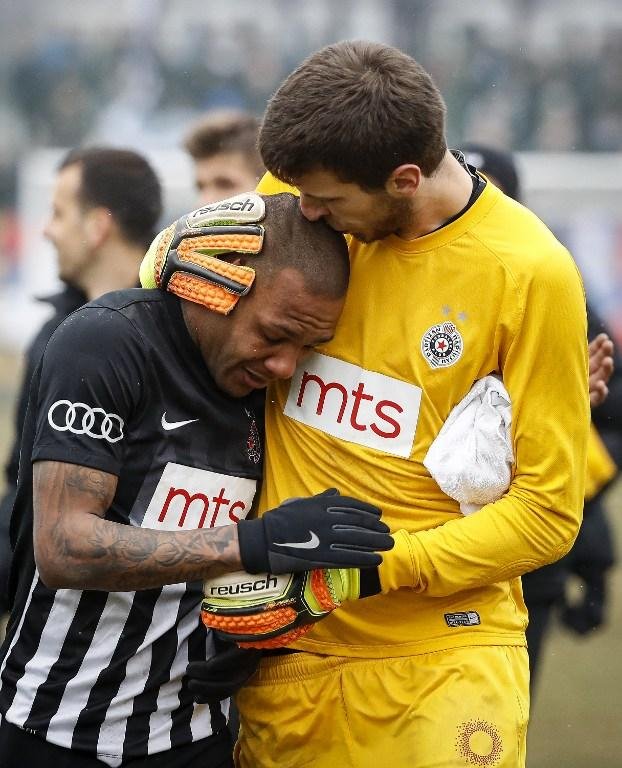T&eacute;cnico do Partizan pediu puni&ccedil;&atilde;o a Everton Luiz, v&iacute;tima de racismo