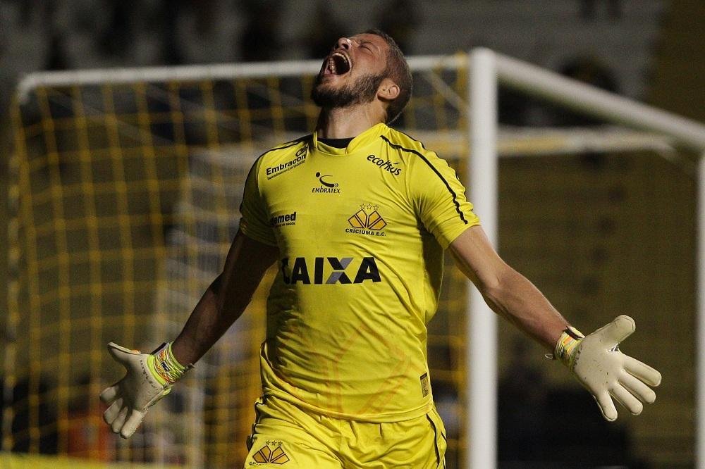 Crici&uacute;ma passa nos p&ecirc;naltis na Copa do Brasil