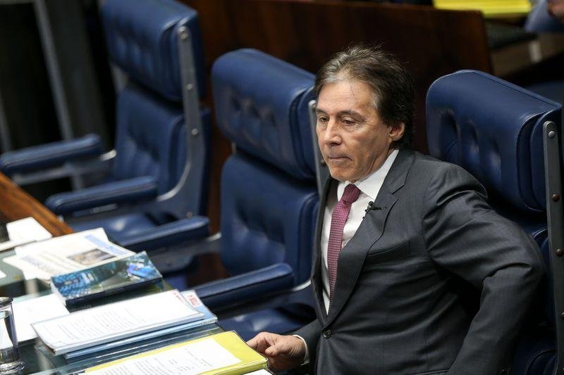 Presidente do Senado passa por cirurgia para retirada da ves&iacute;cula