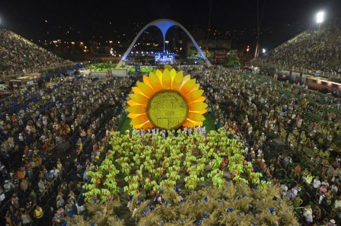 Desfiles da escolas de samba no Carnaval do Rio de Janeiro ter&atilde;o forte teor pol&iacute;tico