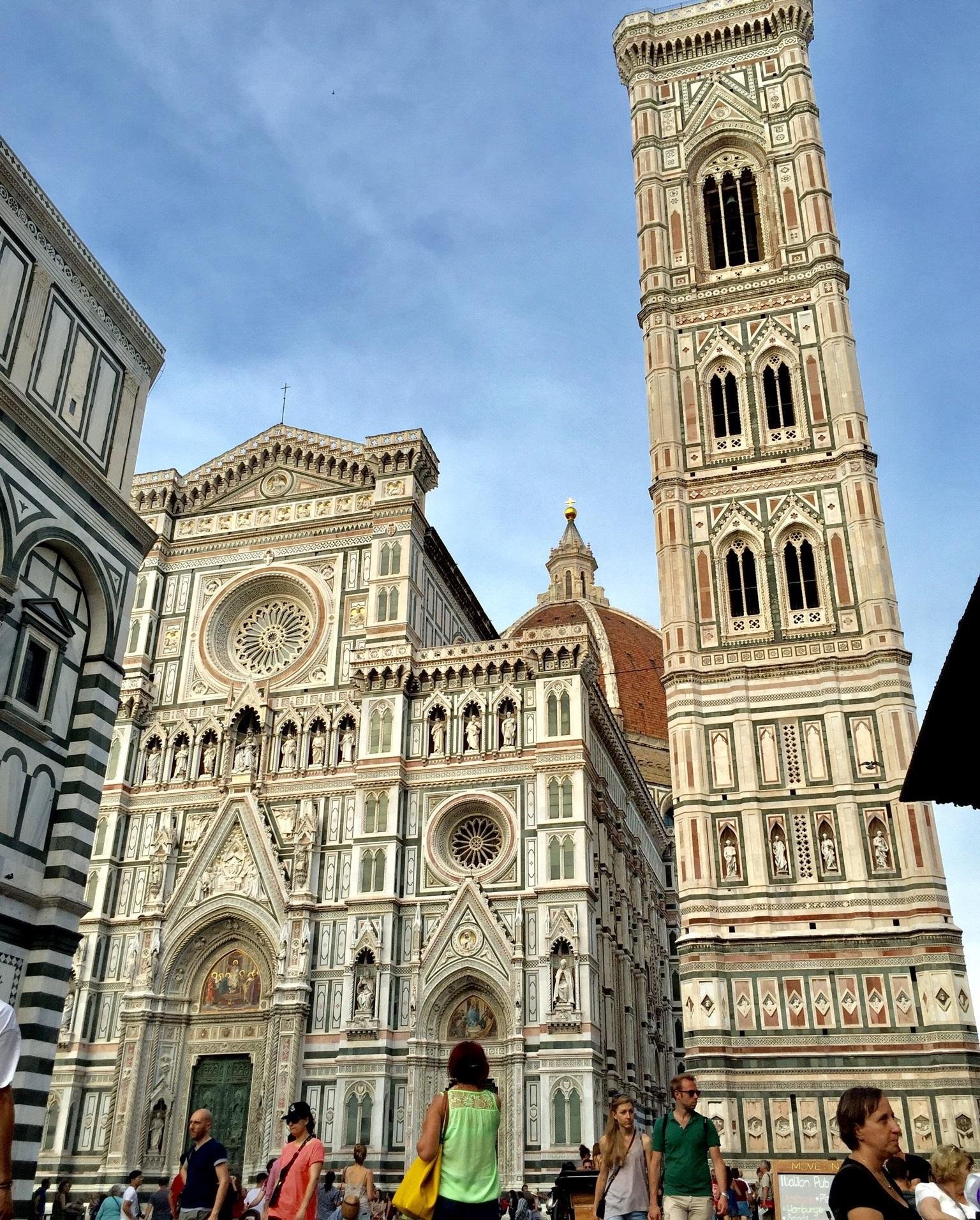 Santa Maria del Fiore come&ccedil;ou a ser cosntru&iacute;da em 1296