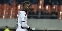 Bastia perdeu ponto por insultos racistas a Balotelli