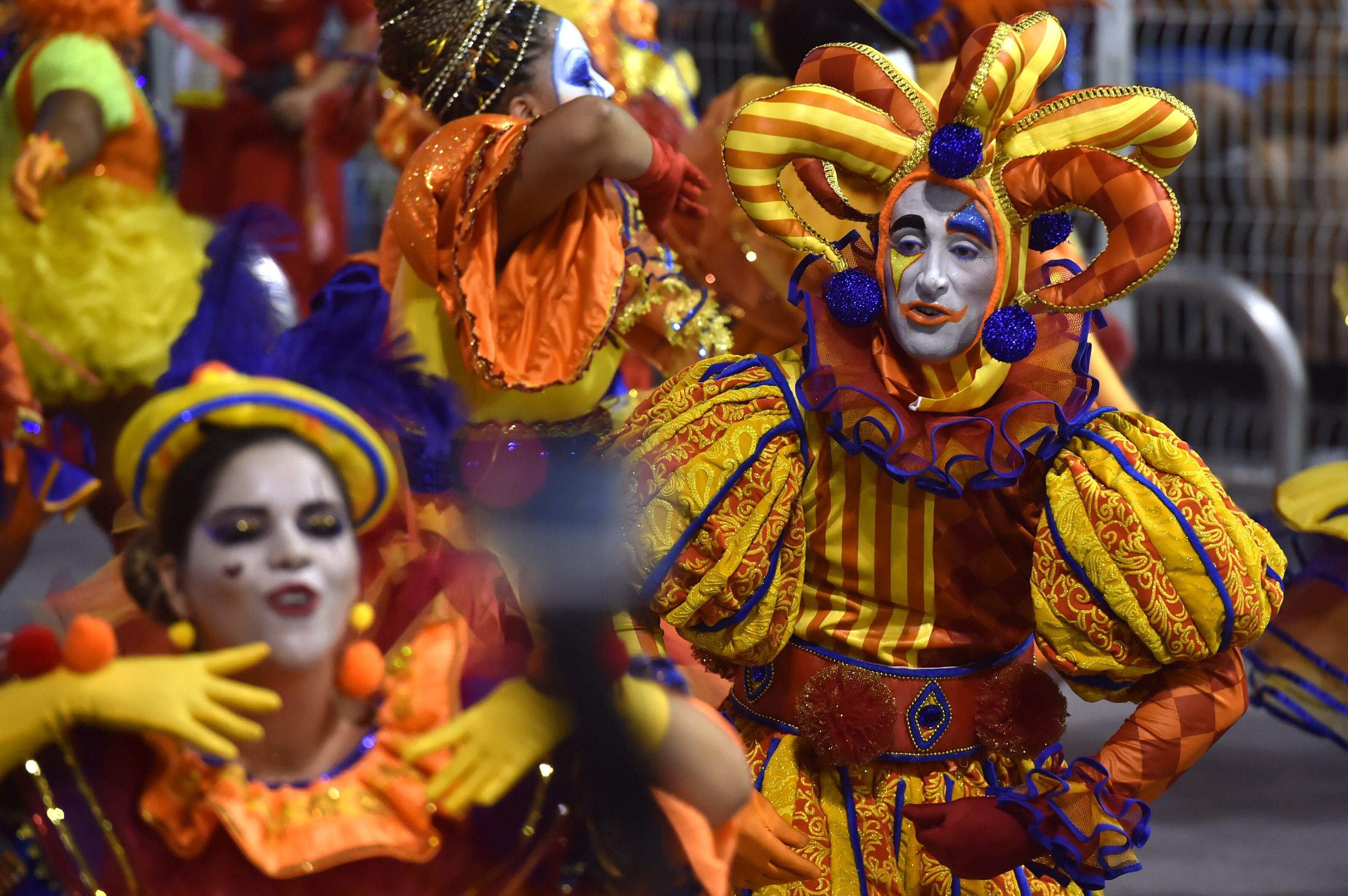 Mocidade Alegre costuma levar fantasias luxuosas ao samb&oacute;dromo