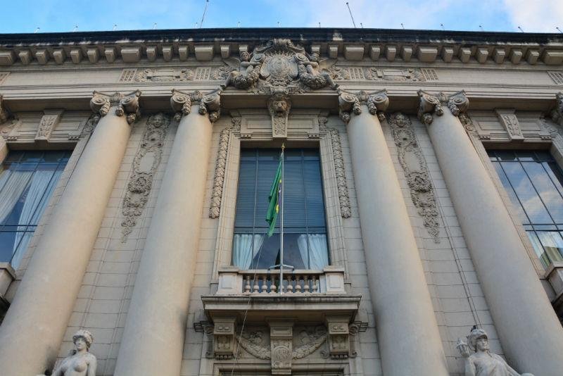 Governo do Rio Grande do Sul quita 64% da folha salarial do funcionalismo 