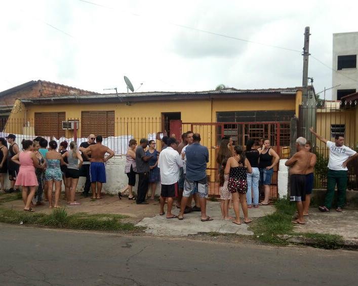 Interior da casa est&aacute; isolado no aguardo da per&iacute;cia