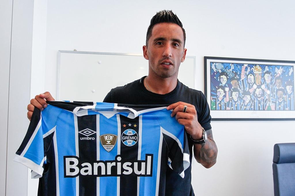 Lucas Barrios ser&aacute; apresentado nos pr&oacute;ximos dias