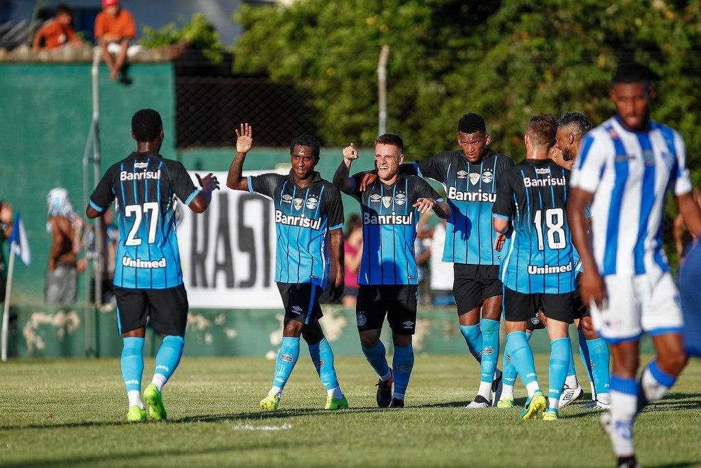 Bola&ntilde;os e Ramiro marcaram, mas Renato Portaluppi quer mais do ataque