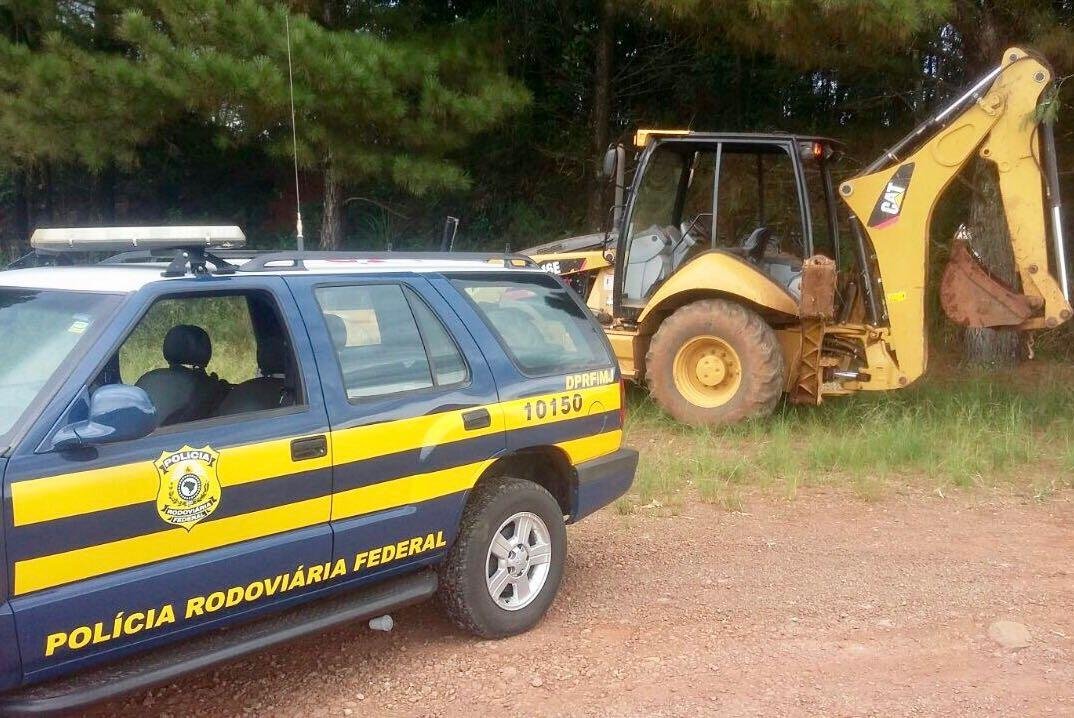 Av&ocirc; responder&aacute; por deixar o menino guiar sem habilita&ccedil;&atilde;o em estrada com fluxo intenso
