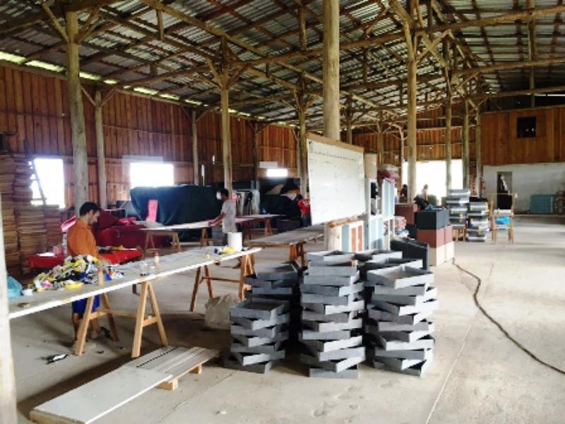 Empresa investe em m&atilde;o de obra prisional para ampliar produ&ccedil;&atilde;o de puffs