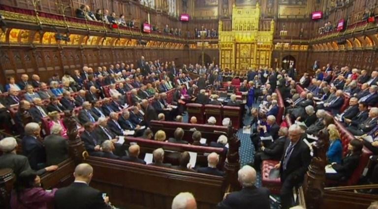 Aprova&ccedil;&atilde;o na C&acirc;mara dos Lordes dever&aacute; atrasar processo de sa&iacute;da da Uni&atilde;o Europeia