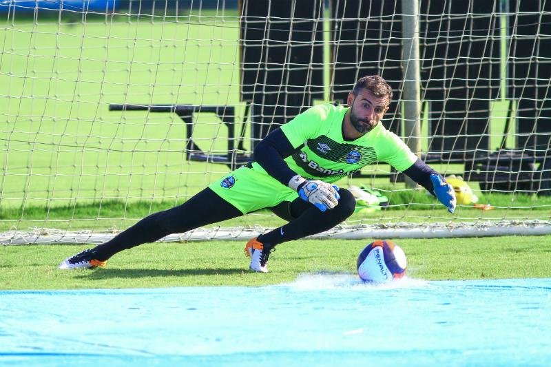 Bruno Grassi ser&aacute; o goleiro do time que entra em campo hoje