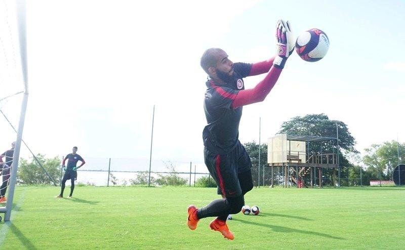 Danilo Fernandes destacou bom ambiente no Inter ap&oacute;s vit&oacute;rias