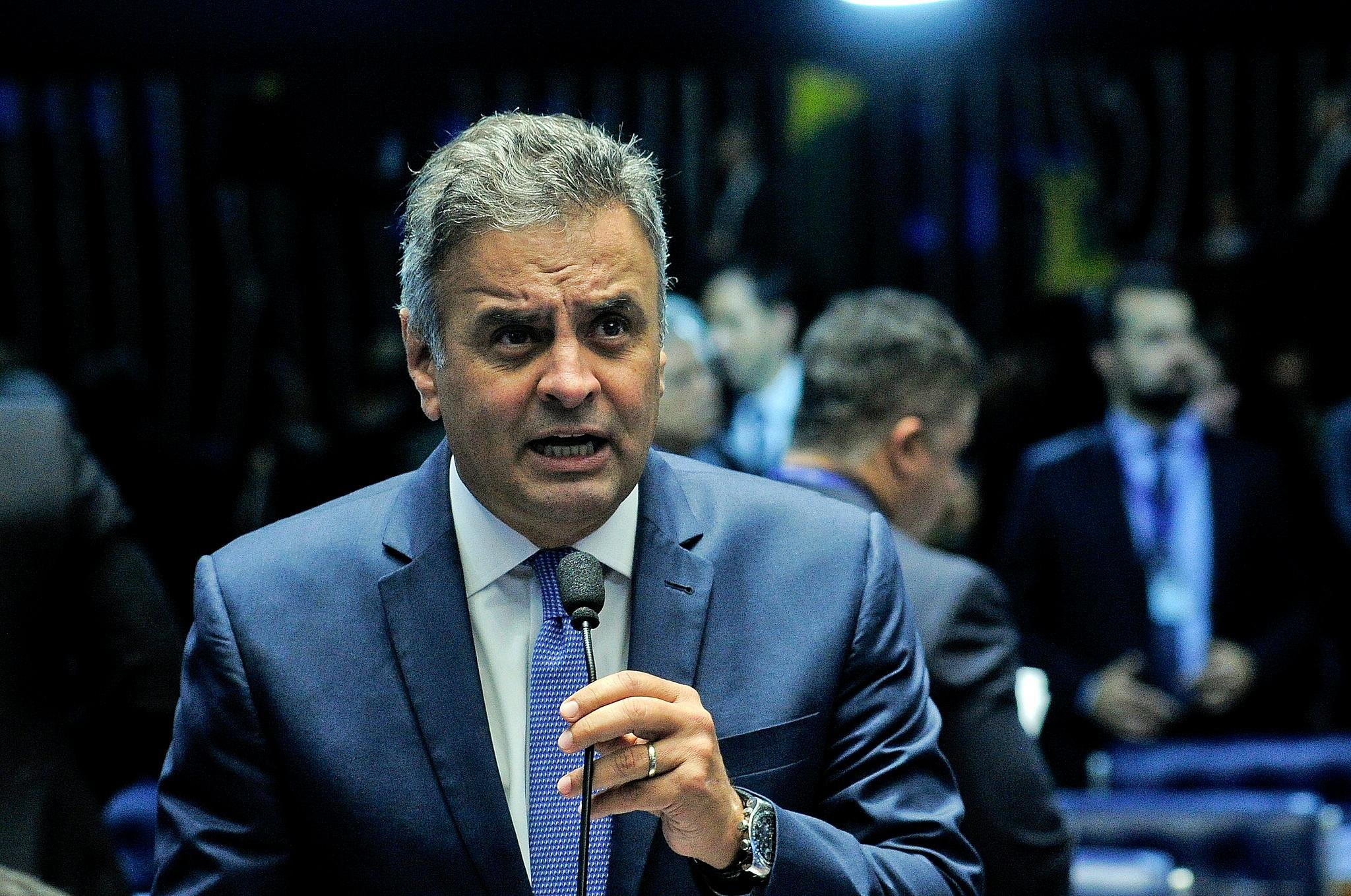 Senador A&eacute;cio Neves teria pedido R$ 15 milh&otilde;es