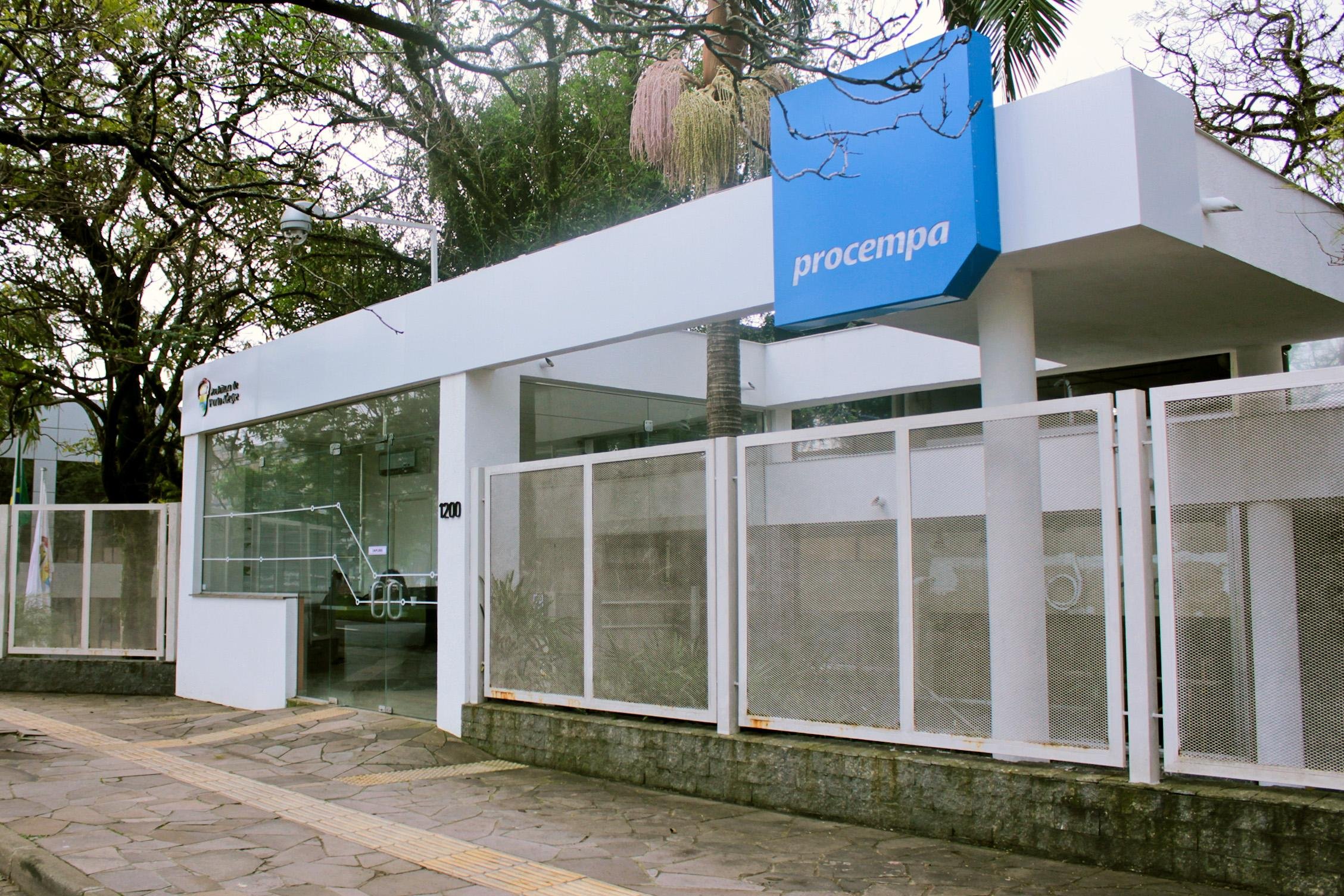 Jornalista e gr&aacute;fica teriam sido contratadas sem licita&ccedil;&atilde;o, com gastos superiores a R$ 300 mil